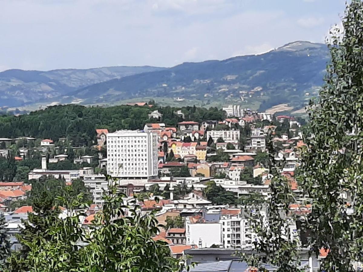 Guesthouse Hill SJJ Buitenkant foto