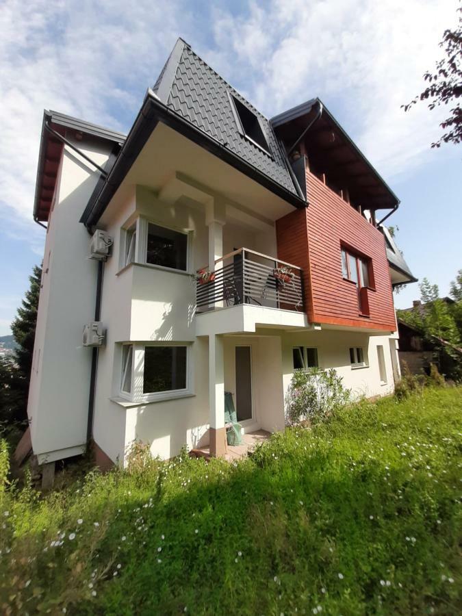 Guesthouse Hill SJJ Buitenkant foto