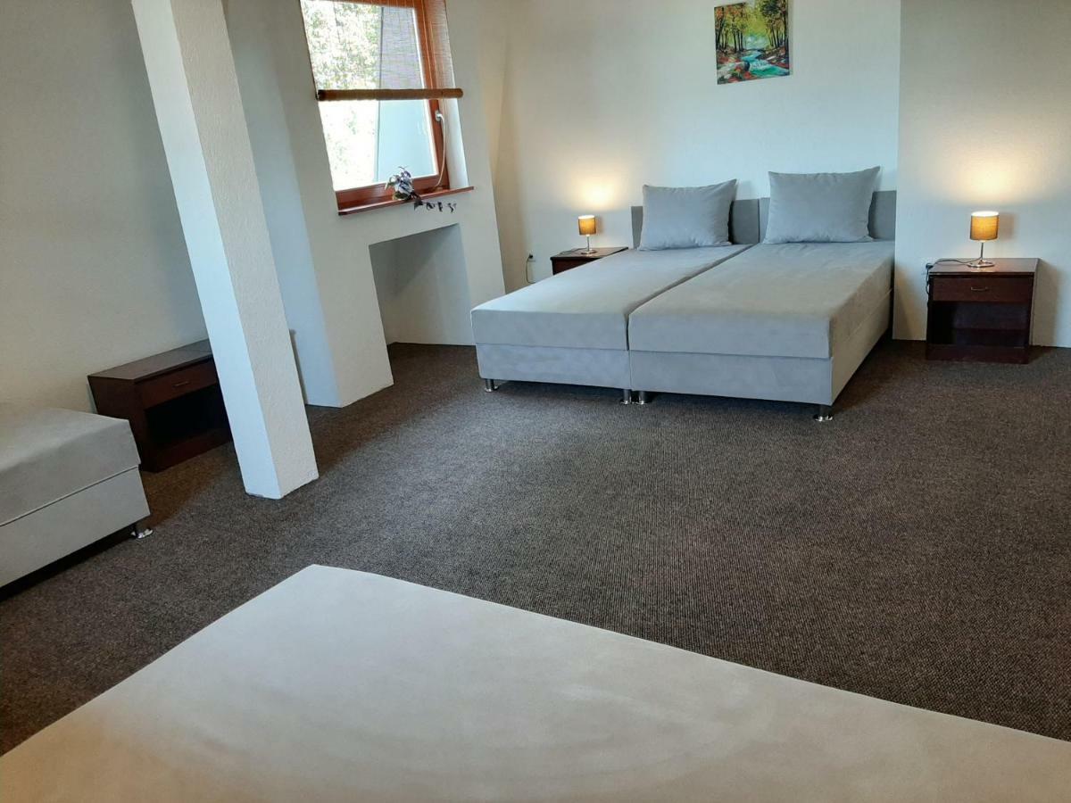 Guesthouse Hill SJJ Buitenkant foto