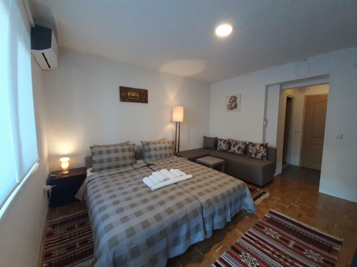 Guesthouse Hill SJJ Buitenkant foto